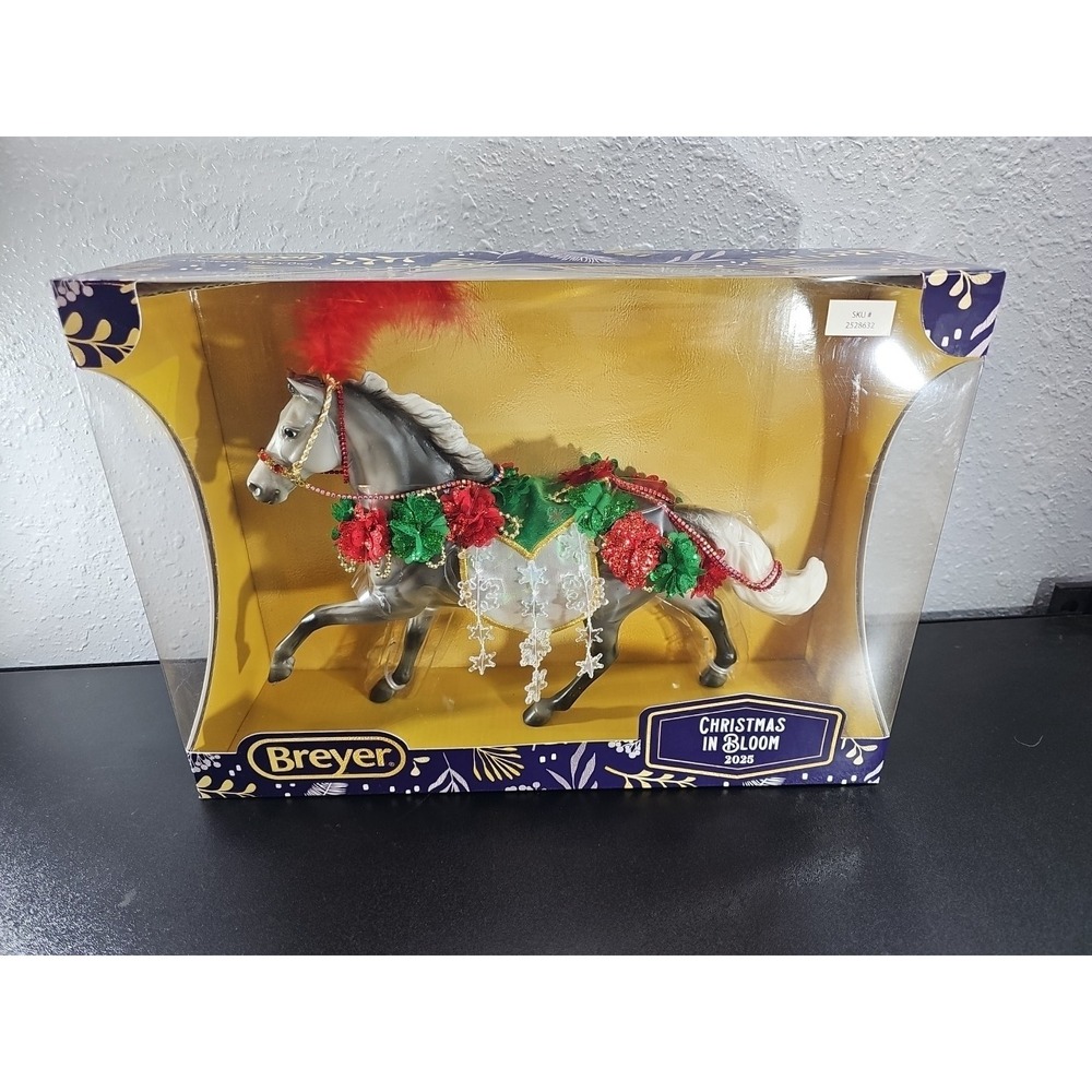 Breyer Traditional 2025 Holiday/Christmas Horse – Christmas in Bloom B-HP-10548
